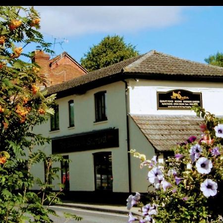 The Swan @ Stoford Hotel Luaran gambar The Old Post Office, Great Haywood