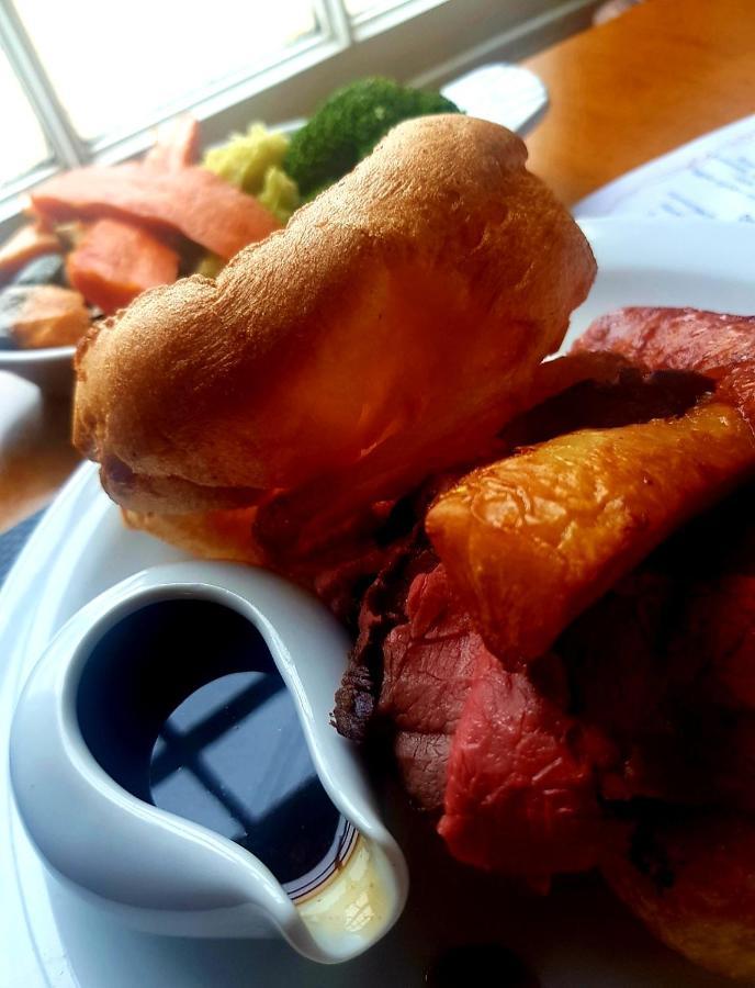 The Swan @ Stoford Hotel Luaran gambar Yorkshire pudding